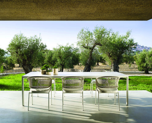 Contour armchairs_Illum table S