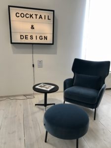 fauteuil Alex sits
