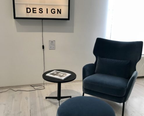 fauteuil Alex sits