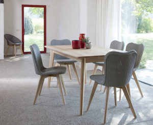 lily_Dan_table