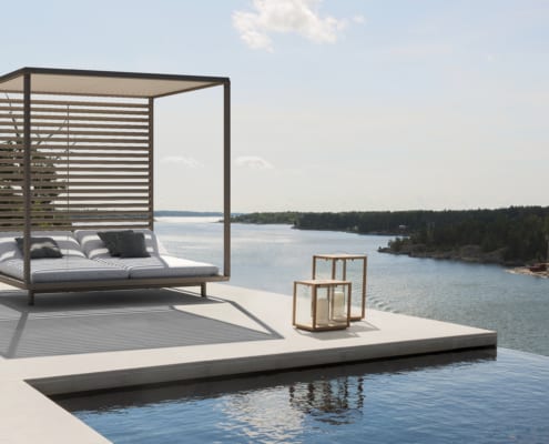 Pavilion daybed