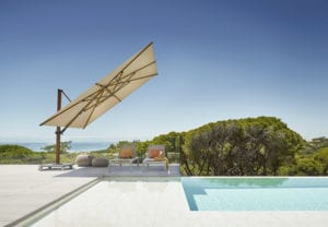 parasol déporté résistant au vent