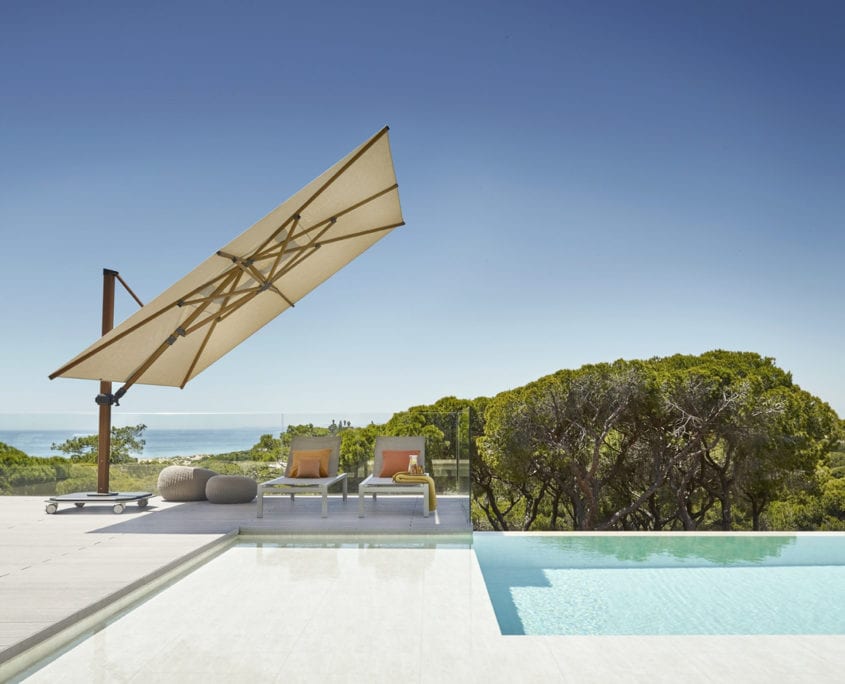 parasol déporté résistant au vent