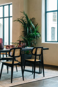 VincentSheppard_AchillediningTableBlackSquareBase220TitusDiningChair_HR_300dpi