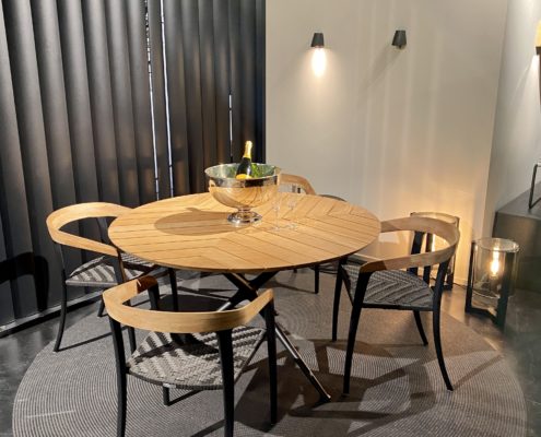 royal_botania_table _teak