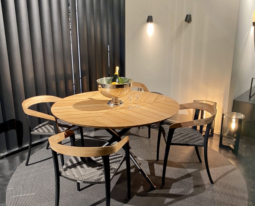 royal_botania_table _teak