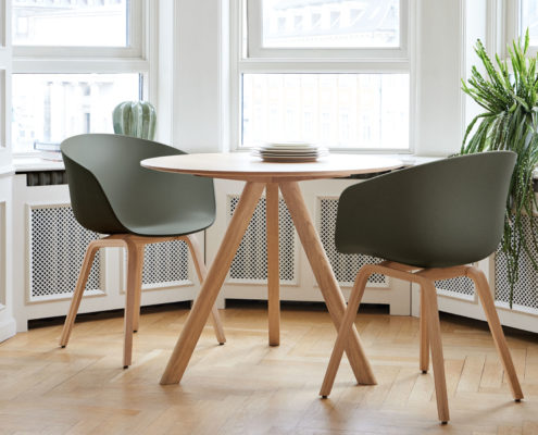 CPH 20 dia90xH74 wb lacquer oak base top oak laminate_AAC 22 dusty green shell wb lacquer oak base