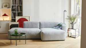Mags Soft Low 2_5 seater comb 3 Mode 002_Tulou Coffee Table matt green_Marselis Floor Lamp