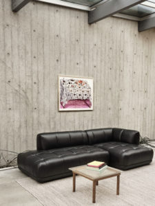 Quilton Combination 21 Right_Sense black_Kofi 60X60_Clear Reeded Glass Tabletop_wb lacquer oak frame