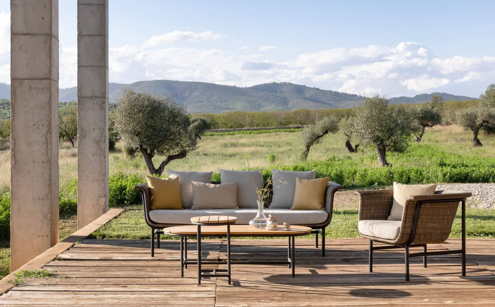 Mobilier d'intérieur design pour une villa de luxe à Carpentras dans le Ventoux