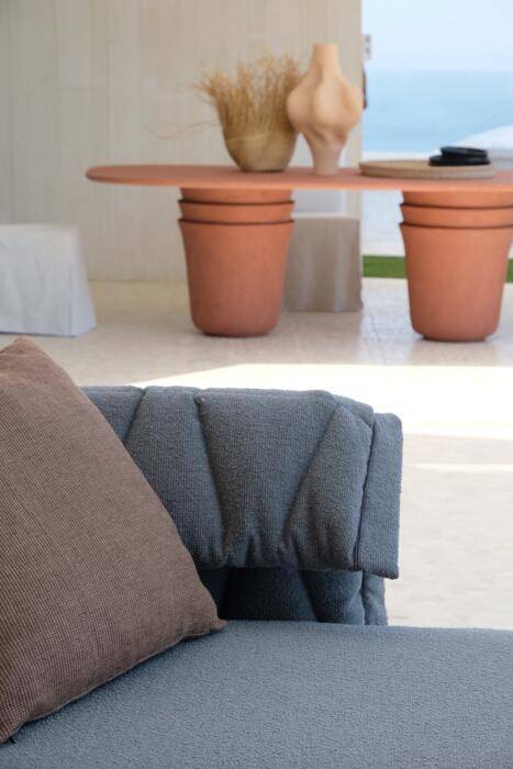 Table de repas Kasane inspiré de l'esprit Japonais du Studio Nendo à découvrir à Coustellet