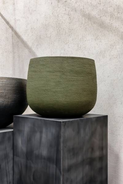 Venez découvrir la collection de pots d'extérieurs GRAZ de la marque Domani à HOMA près de Bonnieux en Provence