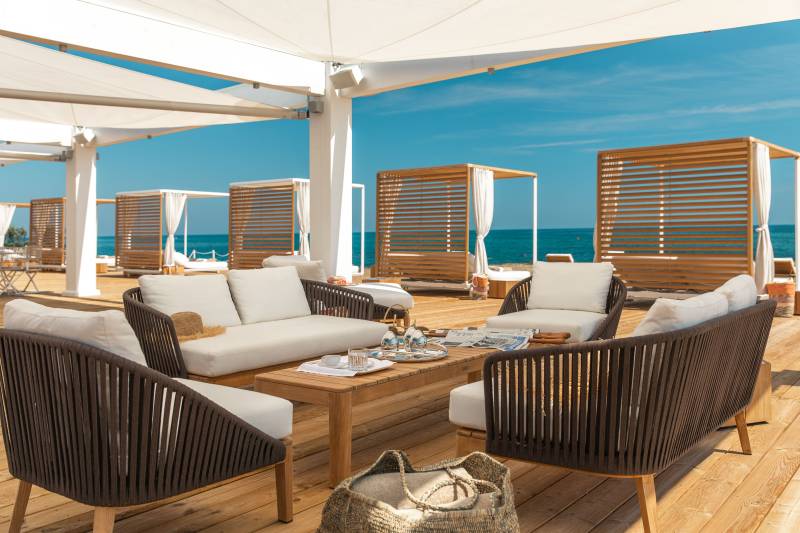 Acheter des meubles extérieurs pour le bord de mer, design et contemporain aux alentours de Saint-Tropez sur la Côte d'Azur