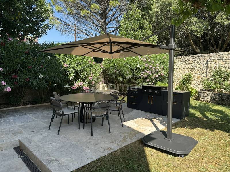 parasol jardinico design déporté et résistant