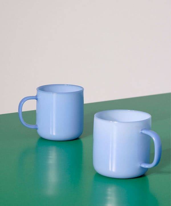 Lot de deux mugs BOROSILICATE de la marque HAY au showroom à Coustellet près de Gordes en Provence