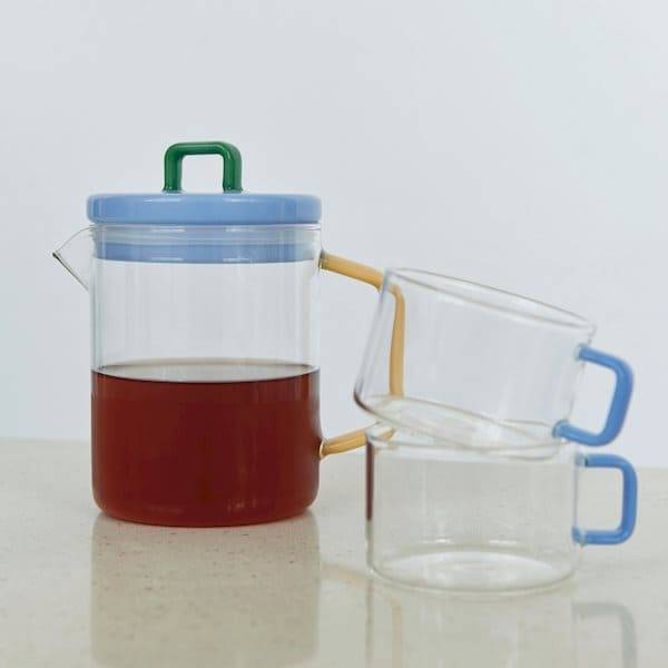 Lot de deux tasses BOROSILICATE de la marque HAY au showroom près de Bonnieux en Provence