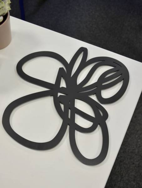 Centre de table, dessous de plat Cyclone, du design français à table ! Disponible à la vente chez HOMA proche de Gordes à Coustellet