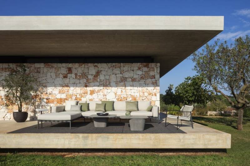 Canapé Natal Alu et table basse Tao